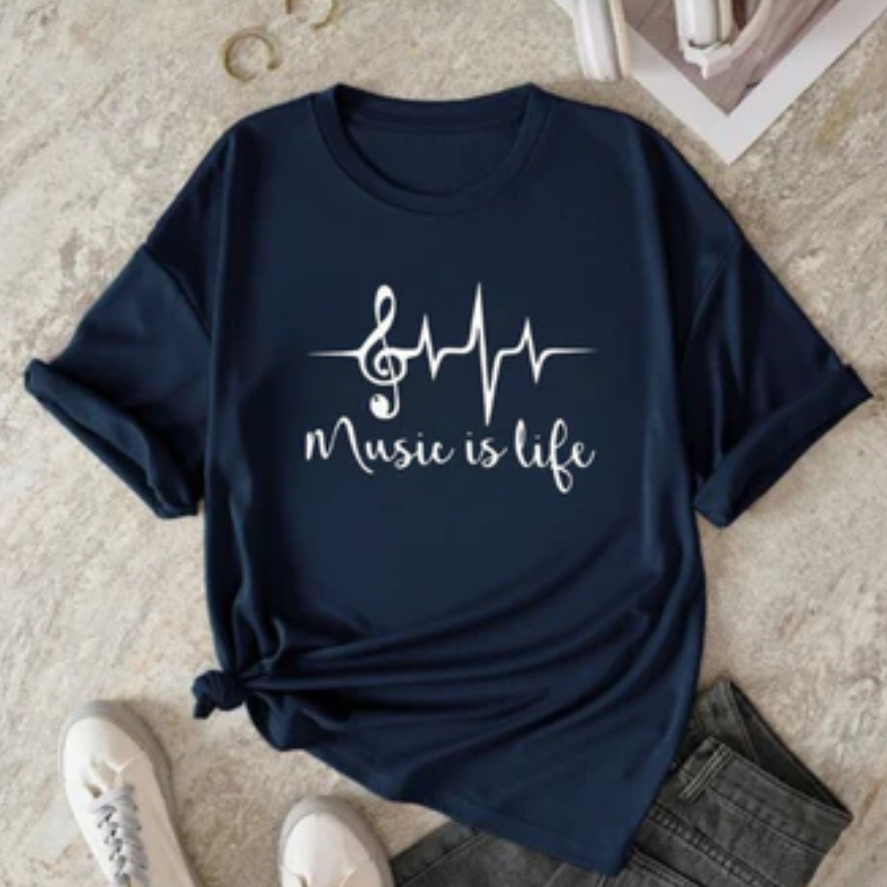Camiseta Feminina Gola Redonda Music Is Life