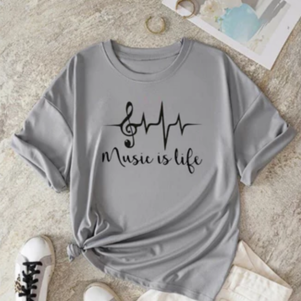 Camiseta Feminina Gola Redonda Music Is Life